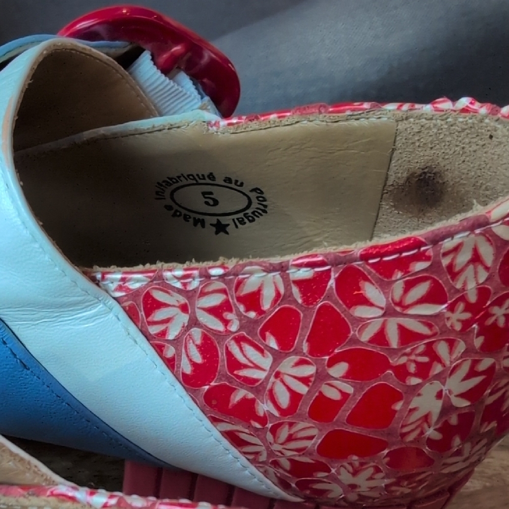 John Fluevog "Effortless Felicity" vintage inspired Mary Jane heels in FloralRed - Picture 3 of 9